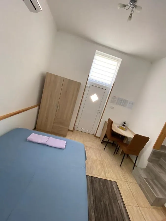 Studio-Apartman Aurora Apartment Pula