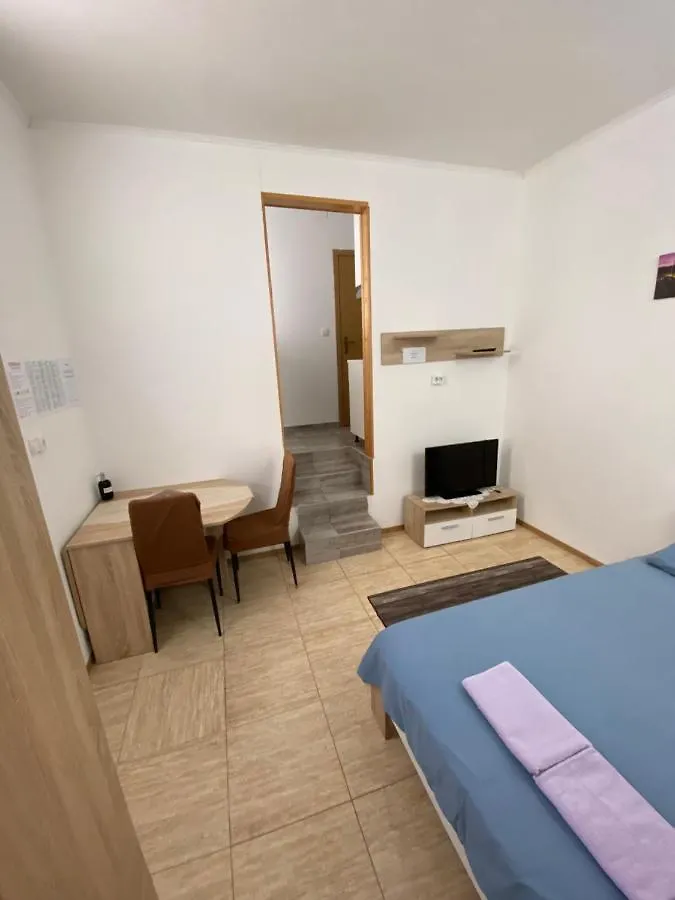 Studio-Apartman Aurora Apartment Pula